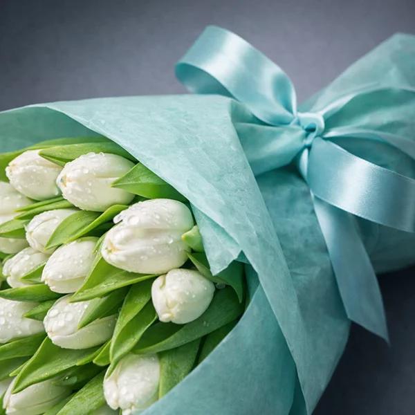 Морской бриз - букет из белых тюльпанов